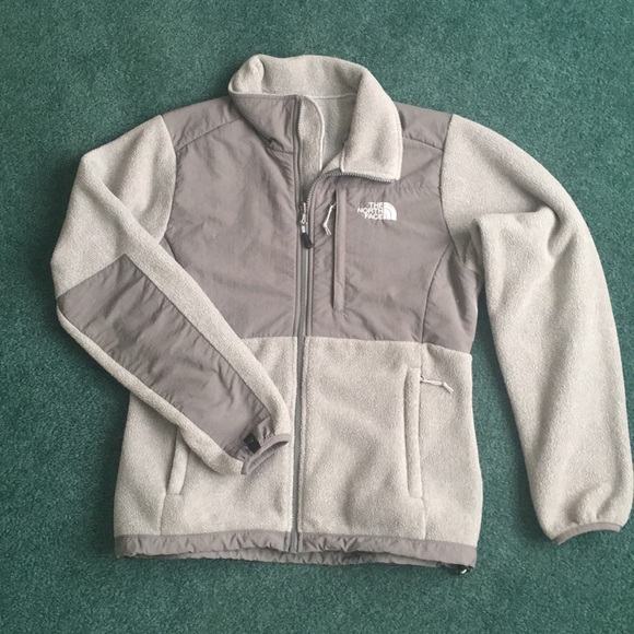 The North Face Jackets & Blazers - North Face Denali 2 gray fleece jacket